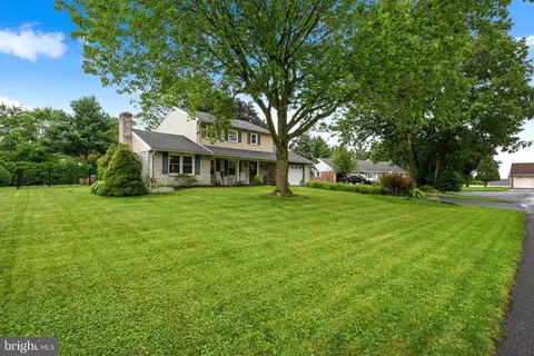 Exterior - 843 Douglas Dr, Lititz, PA 17543 photo 3 of 7