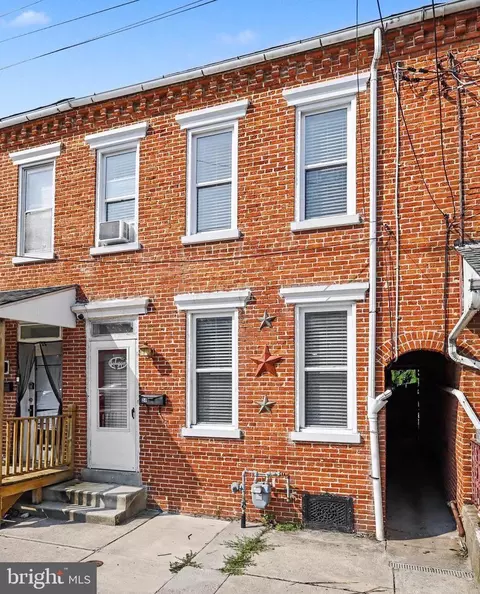 28 N 6th St, Columbia, PA 17512