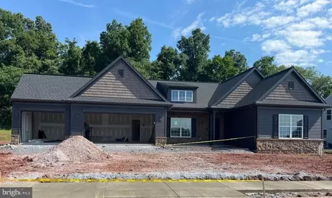 255 W Valley Rd, Denver, PA 17517