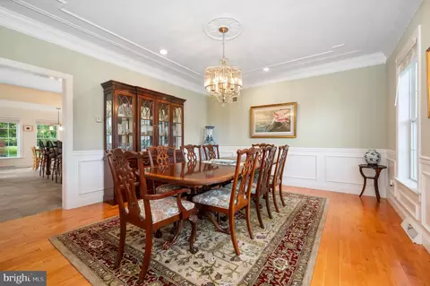 Dining - 3015 Weaver Rd, Lititz, PA 17543 photo 2 of 4