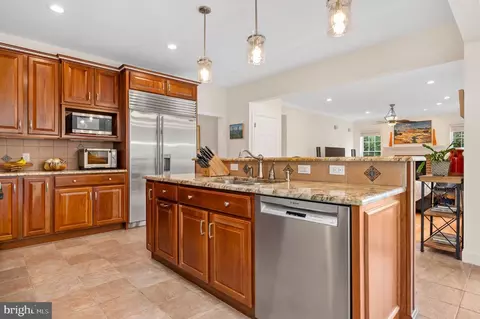 Kitchen - 3015 Weaver Rd, Lititz, PA 17543 photo 4 of 4
