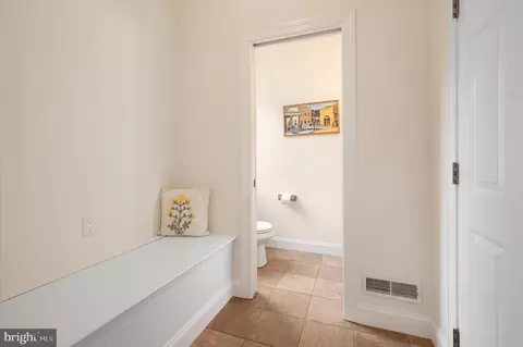 Entry Way - 3015 Weaver Rd, Lititz, PA 17543 photo 2 of 2