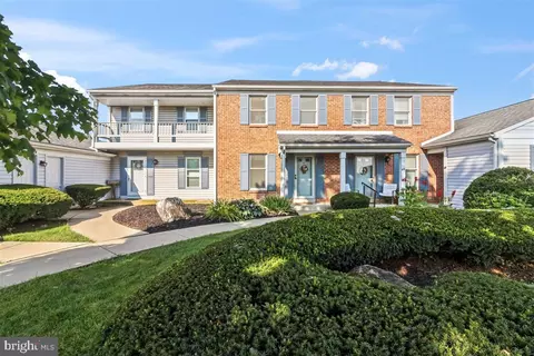 65 Ashlea Vlg, New Holland, PA 17557