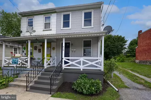 910 Grofftown Rd, Lancaster, PA 17602