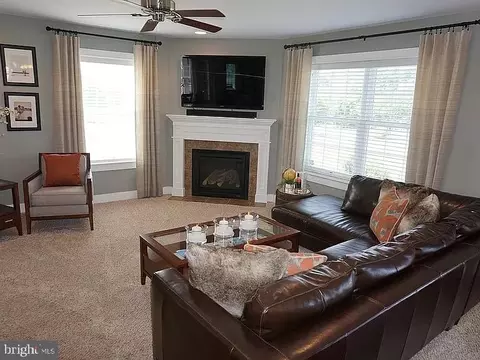 Living - 601 Frome Ave, Lititz, PA 17543 photo 3 of 3