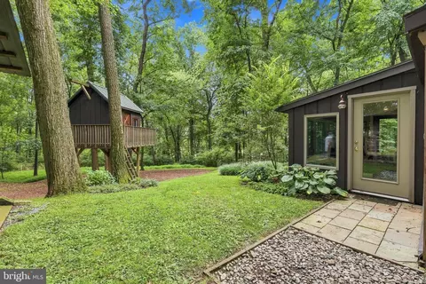 Exterior - 307 Dead End Rd, Lititz, PA 17543 photo 14 of 21