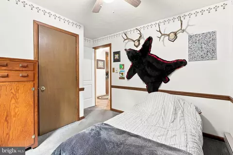 Bedroom - 307 Dead End Rd, Lititz, PA 17543 photo 4 of 6
