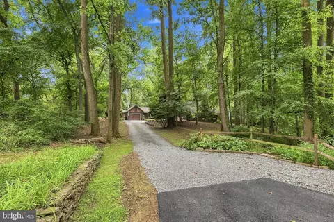 Exterior - 307 Dead End Rd, Lititz, PA 17543 photo 4 of 21