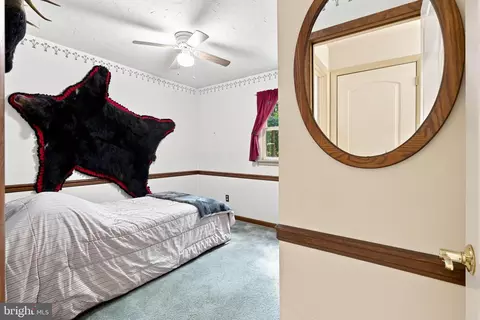 Bedroom - 307 Dead End Rd, Lititz, PA 17543 photo 2 of 6