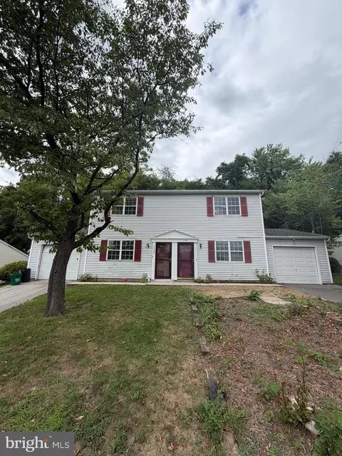 1117 Cloverton Dr, Columbia, PA 17512