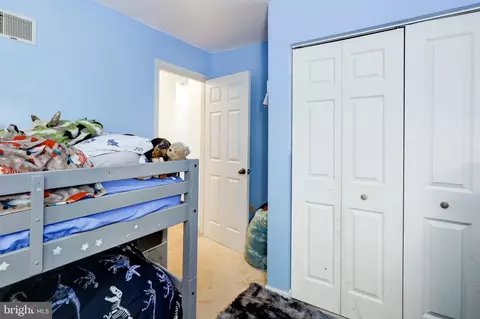 Bedroom - 433 Crosswinds Dr, Lititz, PA 17543 photo 7 of 8