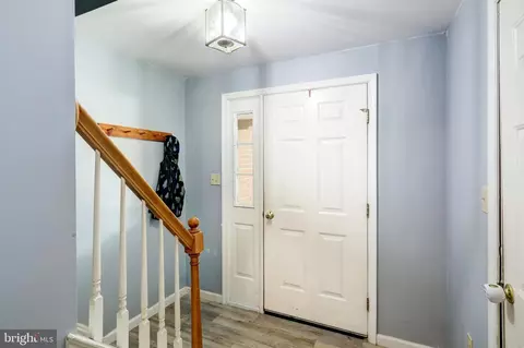 Entry Way - 433 Crosswinds Dr, Lititz, PA 17543 photo 1 of 4