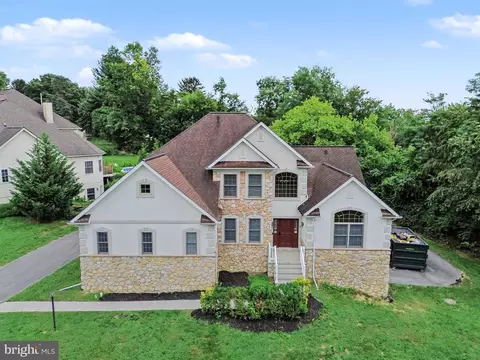Exterior - 16 W Ridge Rd, Lititz, PA 17543 photo 3 of 9