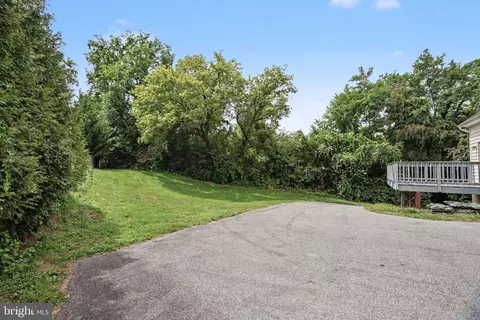 Exterior - 16 W Ridge Rd, Lititz, PA 17543 photo 8 of 9