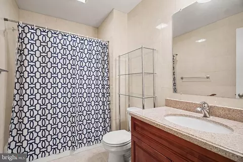 Bath - 16 W Ridge Rd, Lititz, PA 17543 photo 1 of 1