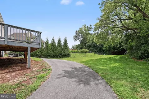 Exterior - 16 W Ridge Rd, Lititz, PA 17543 photo 7 of 9