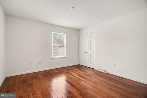 Bedroom - 16 W Ridge Rd, Lititz, PA 17543 photo 2 of 2