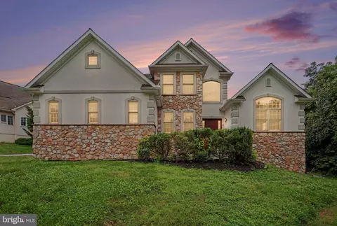 Exterior - 16 W Ridge Rd, Lititz, PA 17543 photo 2 of 9