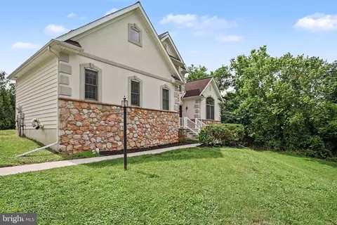 Exterior - 16 W Ridge Rd, Lititz, PA 17543 photo 4 of 9