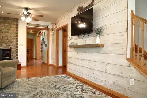 Entry Way - 62 Stevens Rd, Stevens, PA 17578 photo 1 of 4