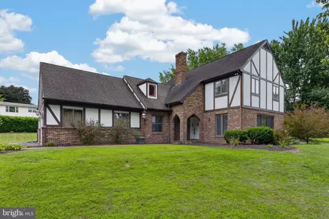 60 Country Ct, Landisville, PA 17538