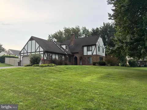 60 Country Ct, Landisville, PA 17538