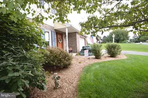 Exterior - 224 Andrea Dr, Lititz, PA 17543 photo 10 of 13