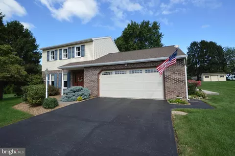 Exterior - 224 Andrea Dr, Lititz, PA 17543 photo 12 of 13