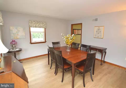 Dining - 224 Andrea Dr, Lititz, PA 17543 photo 1 of 4