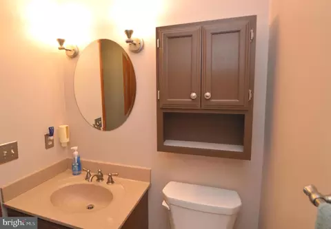 Bath - 224 Andrea Dr, Lititz, PA 17543 photo 2 of 3