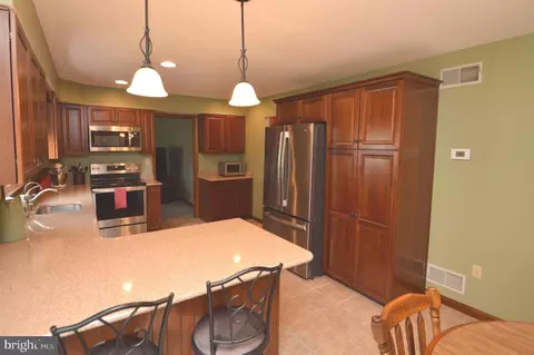 Kitchen - 224 Andrea Dr, Lititz, PA 17543 photo 4 of 4
