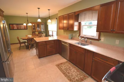 Kitchen - 224 Andrea Dr, Lititz, PA 17543 photo 3 of 4