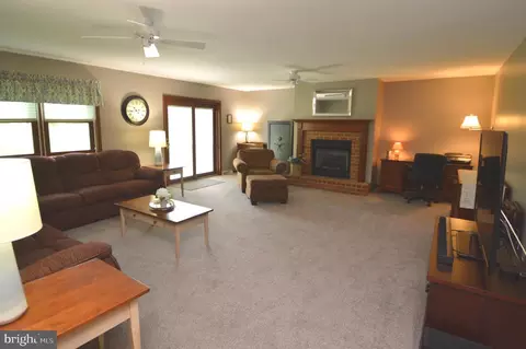 Living - 224 Andrea Dr, Lititz, PA 17543 photo 1 of 2