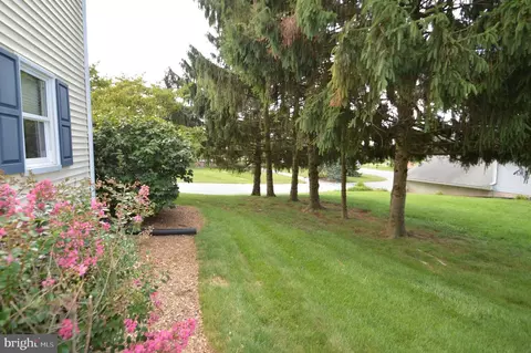 Exterior - 224 Andrea Dr, Lititz, PA 17543 photo 9 of 13