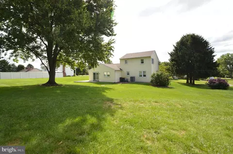 Exterior - 224 Andrea Dr, Lititz, PA 17543 photo 6 of 13