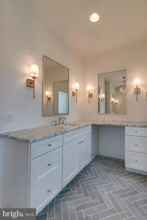 Bath - 504 Cheltenham Ct, Lititz, PA 17543 photo 3 of 3