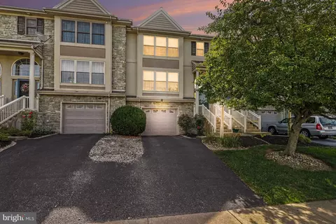 634 Lausch Ln, Lancaster, PA 17601
