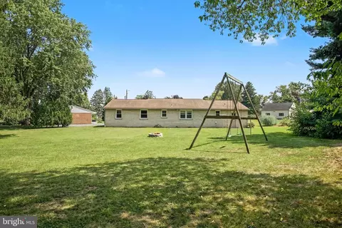 Exterior - 809 Sentz Dr, Mount Joy, PA 17552 photo 5 of 8