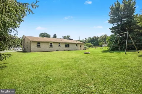 Exterior - 809 Sentz Dr, Mount Joy, PA 17552 photo 7 of 8