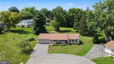 View/Area - 809 Sentz Dr, Mount Joy, PA 17552 photo 3 of 3