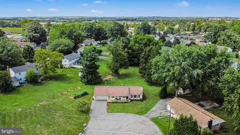View/Area - 809 Sentz Dr, Mount Joy, PA 17552 photo 2 of 3