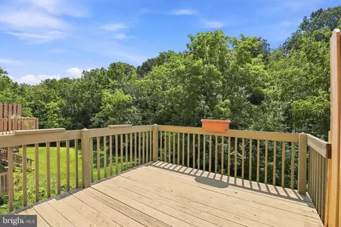 Exterior - 344 Crosswinds Dr, Lititz, PA 17543 photo 4 of 6