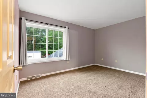 Bedroom - 344 Crosswinds Dr, Lititz, PA 17543 photo 3 of 3