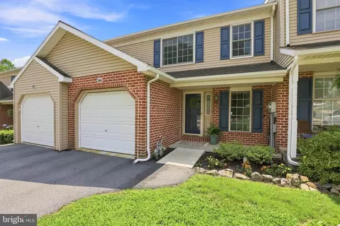 Exterior - 344 Crosswinds Dr, Lititz, PA 17543 photo 2 of 6