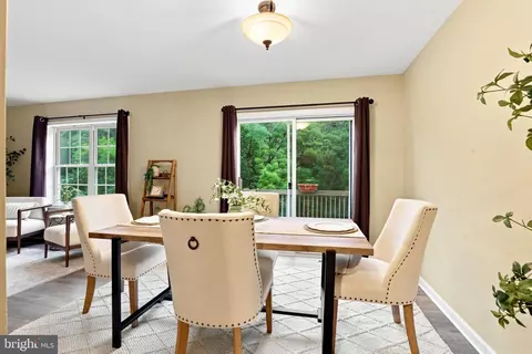Dining - 344 Crosswinds Dr, Lititz, PA 17543 photo 1 of 3