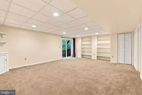 Living - 344 Crosswinds Dr, Lititz, PA 17543 photo 3 of 3