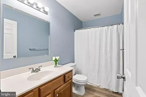 Bath - 344 Crosswinds Dr, Lititz, PA 17543 photo 2 of 2