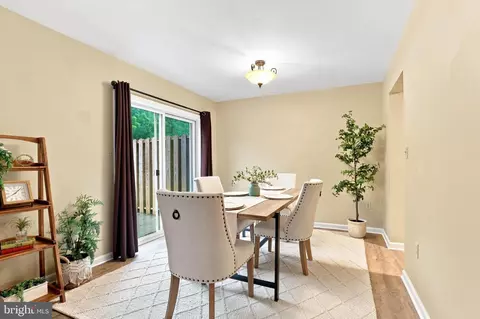 Dining - 344 Crosswinds Dr, Lititz, PA 17543 photo 2 of 3