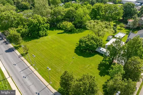 601 E Main St, Lititz, PA 17543 photo 11