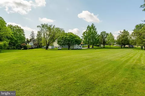 601 E Main St, Lititz, PA 17543 photo 14